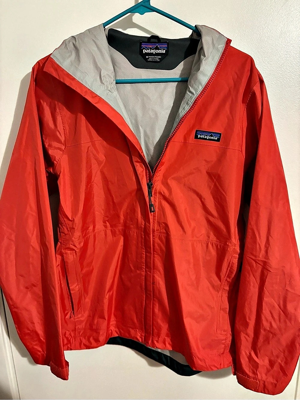 Patagonia Torrentshell 3L Jacket Women's Lightweight Hooded Jacket Size Medium